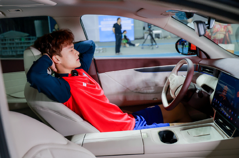 一碗面+一场球！东风风神×楚超，把湖北人的热爱焊在赛场