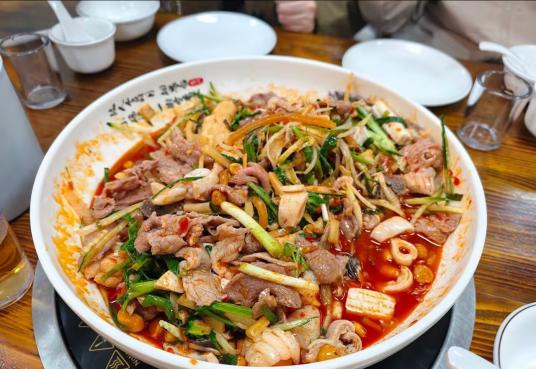 博物馆探秘+古镇漫游+嗦粉自由，舒适感拉满！